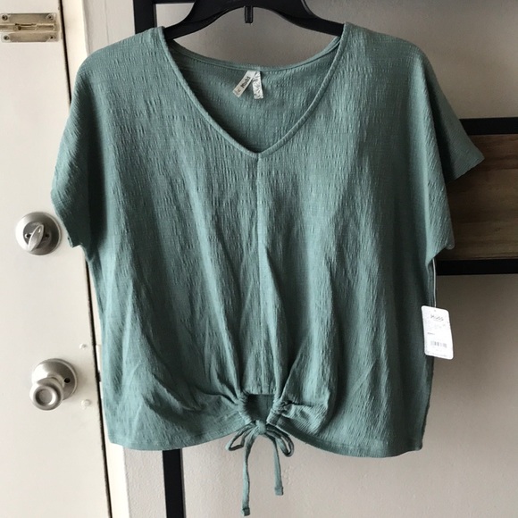 Mudd Tops - ✔️Mudd V Neck O Ring Hem Crop Top